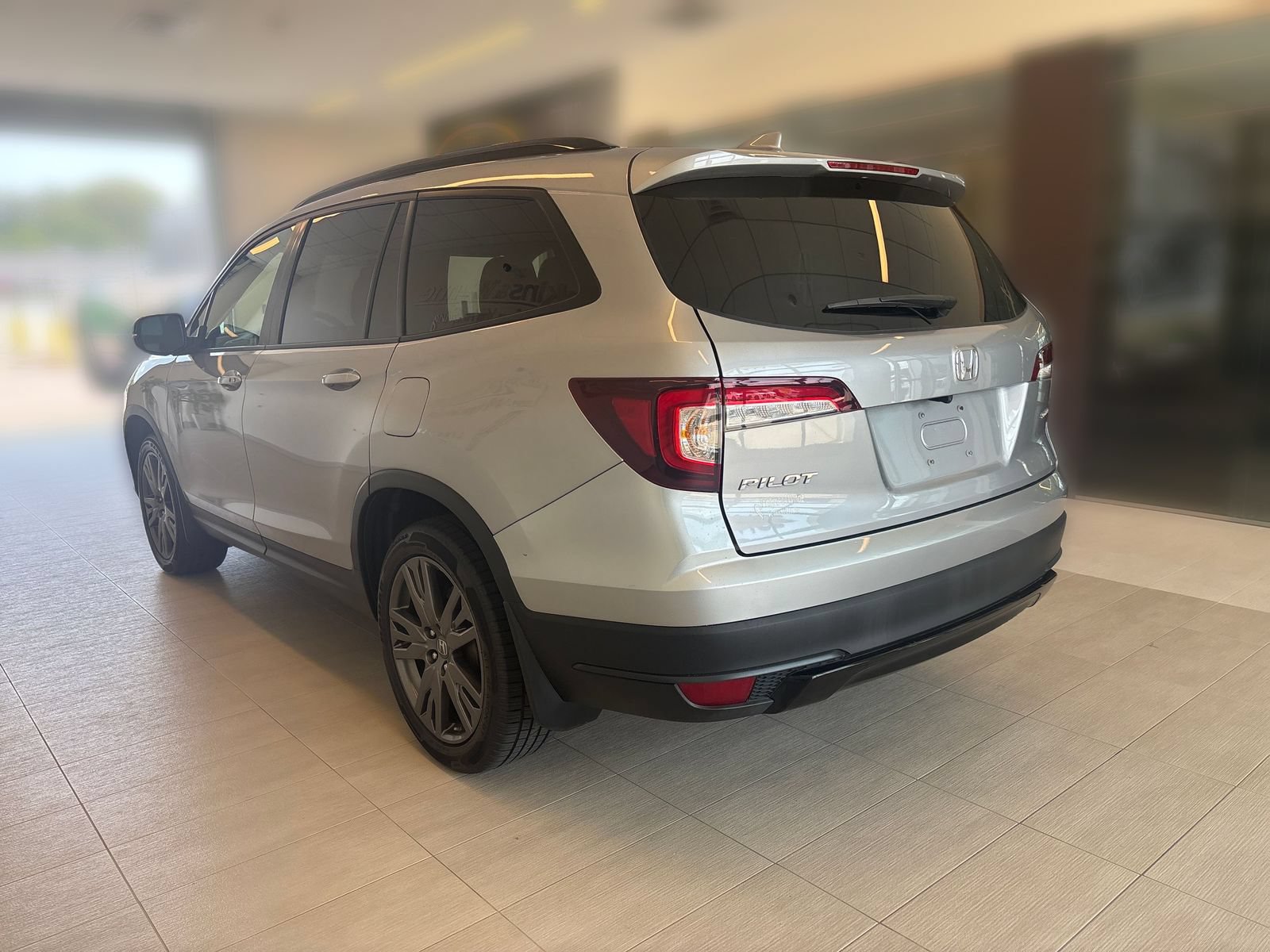 Certified 2022 Honda Pilot Sport image 3