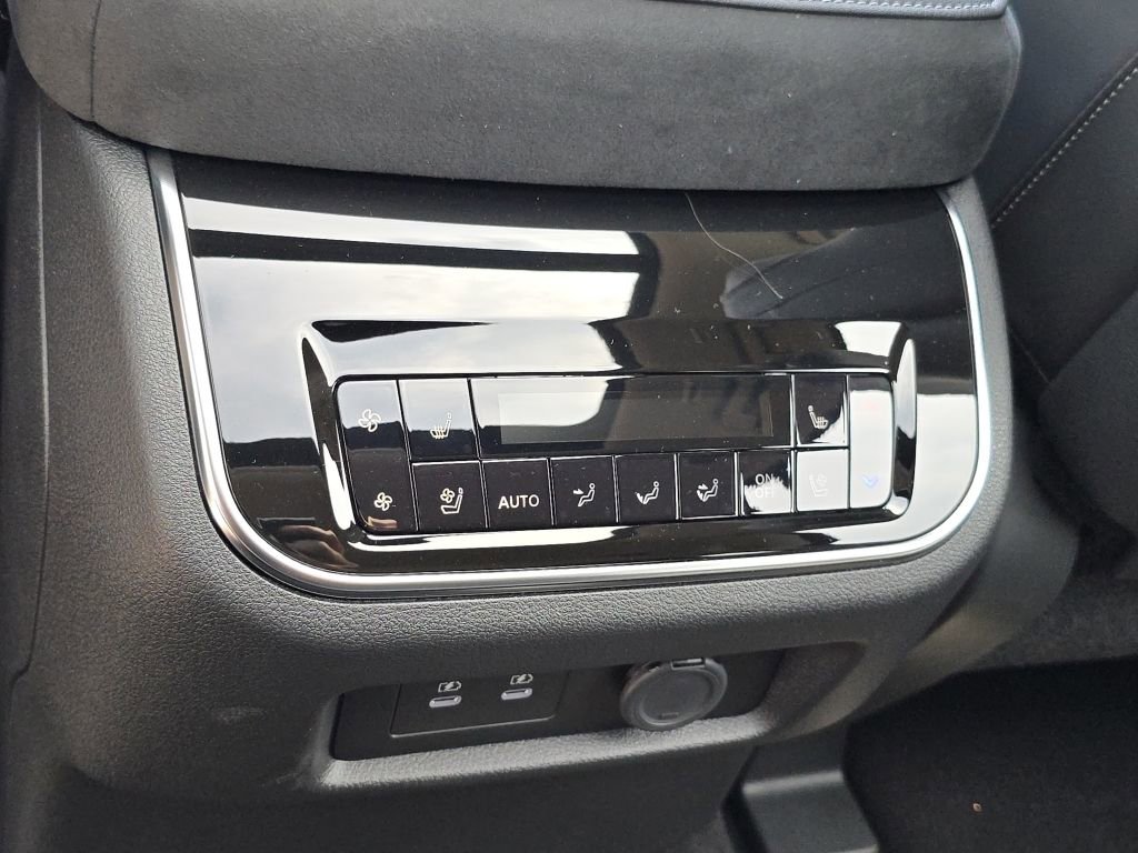 Certified 2025 INFINITI QX80 Luxe w/ Cargo Package image 32