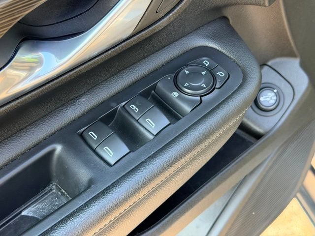 Used 2023 GMC Terrain SLE w/ Driver Convenience Package FWD image 21