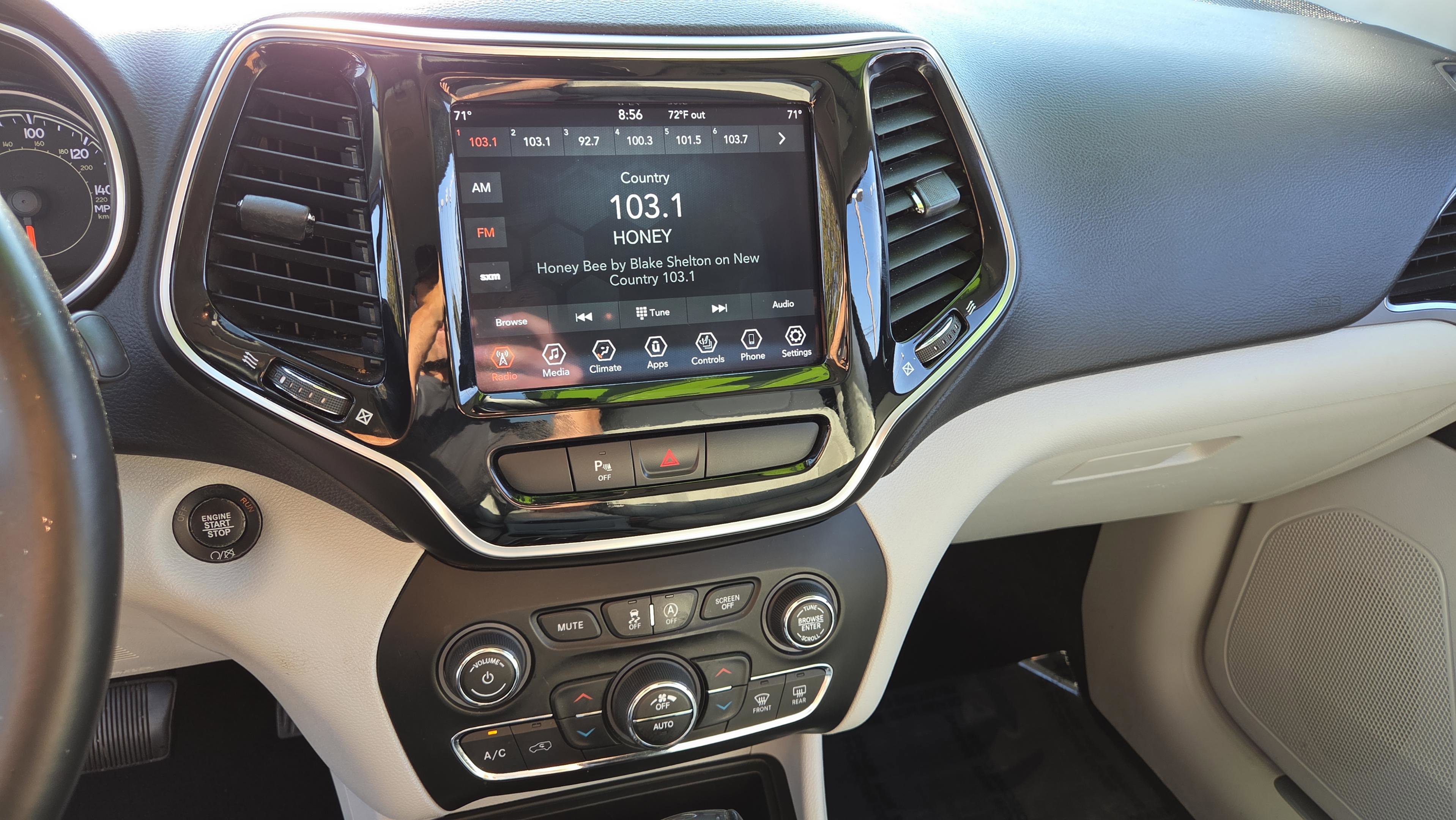 Used 2019 Jeep Cherokee Limited image 31