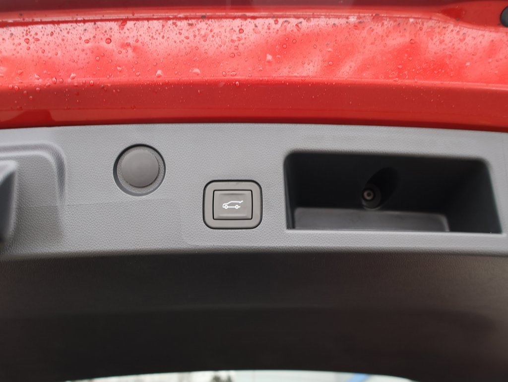 New 2026 GMC Terrain AT4 w/ Convenience Package III image 32