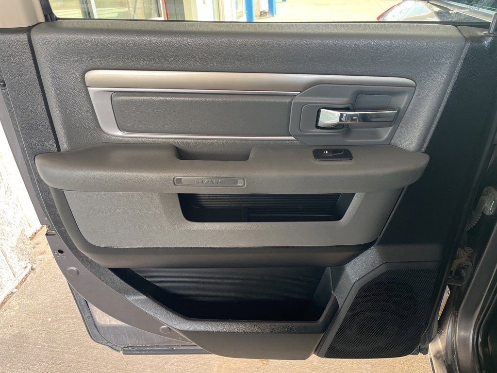 Used 2017 RAM 1500 Classic SLT image 11