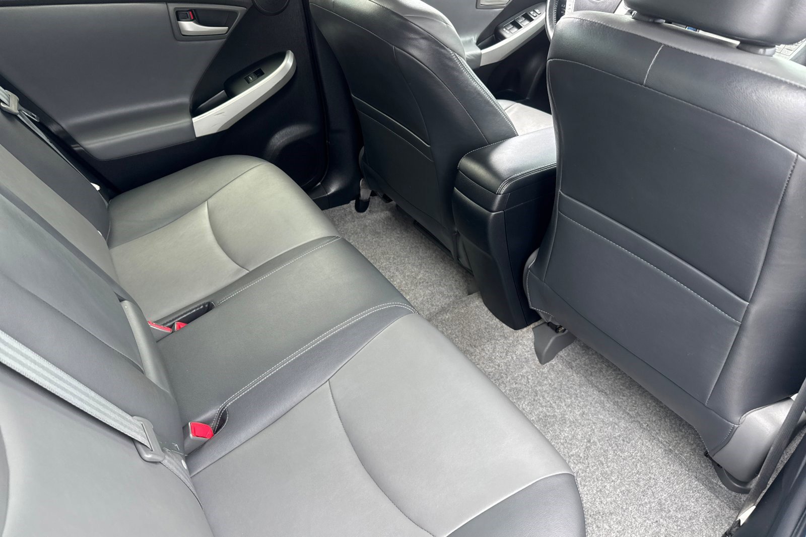 Used 2014 Toyota Prius Prime Advanced image 30