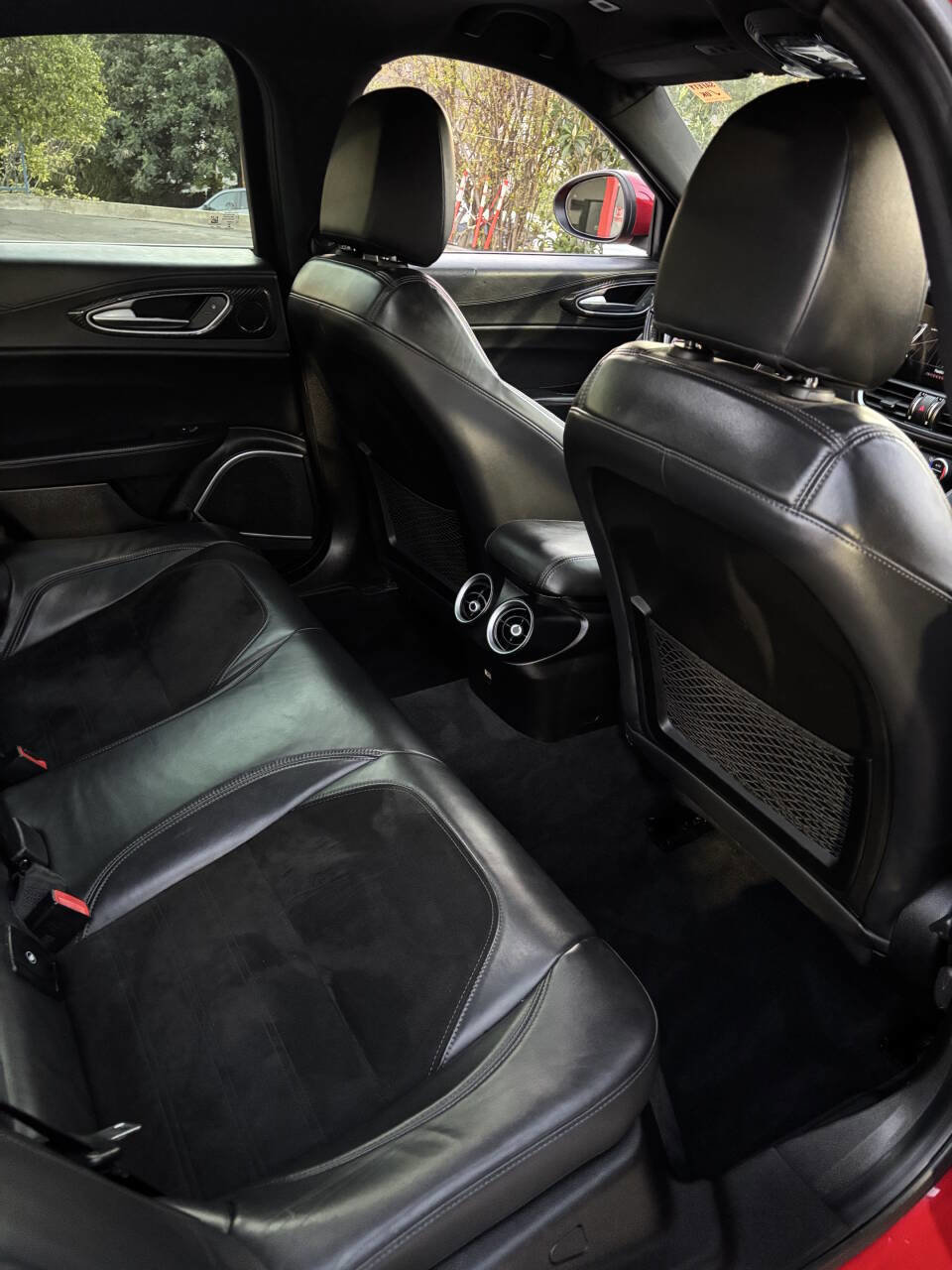 Used 2018 Alfa Romeo Giulia Quadrifoglio w/ Driver Assist Dynamic Package image 23