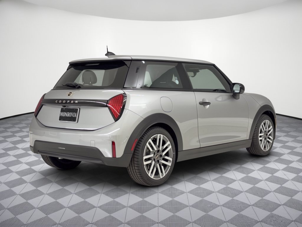 Used 2026 MINI Cooper 2-Door Hardtop FWD image 9
