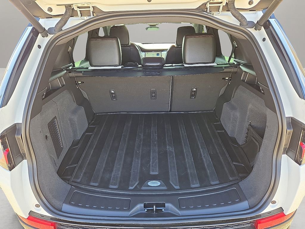 Used 2025 Land Rover Discovery Sport Dynamic SE image 15