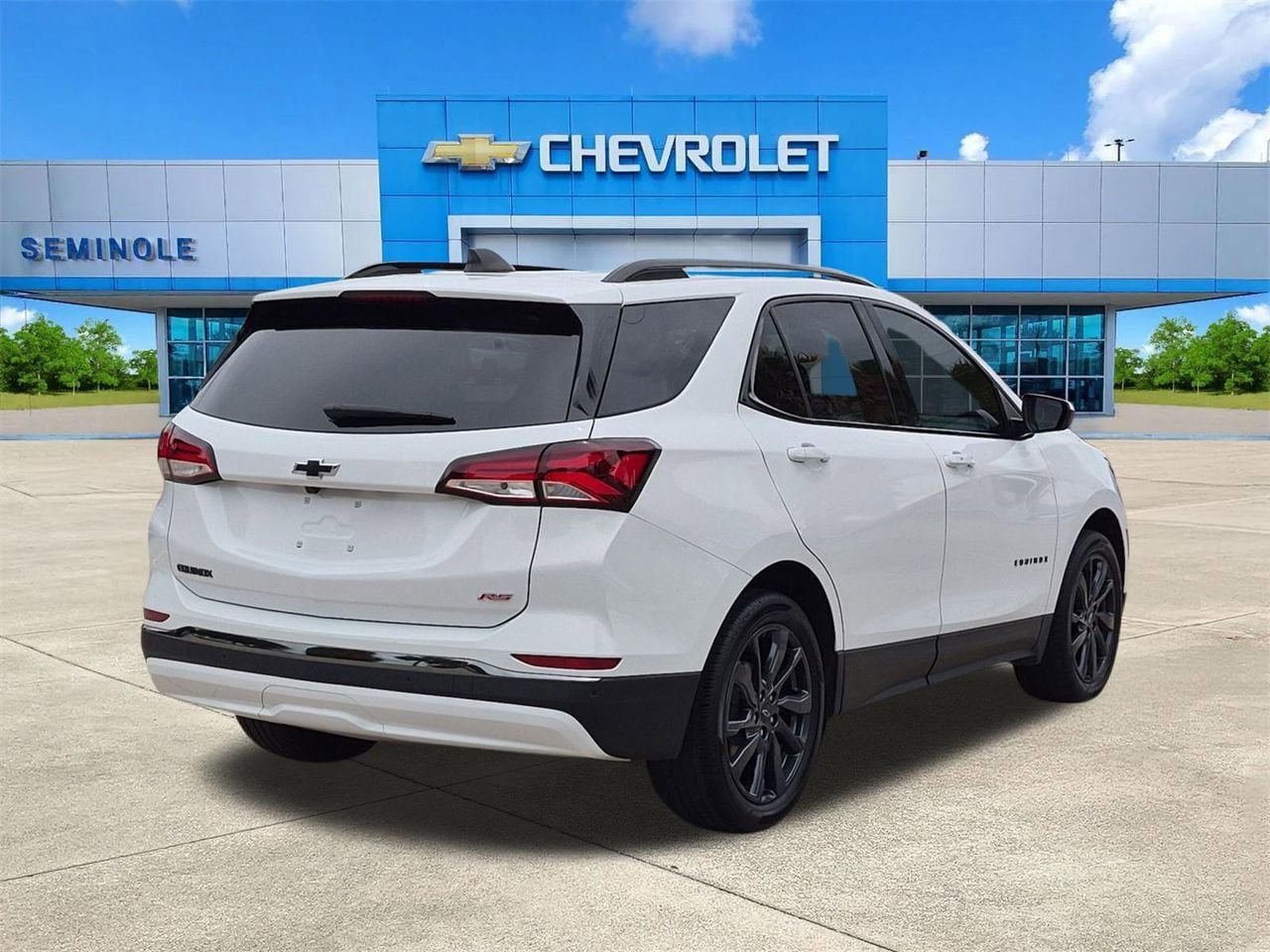 Used 2023 Chevrolet Equinox RS FWD image 4