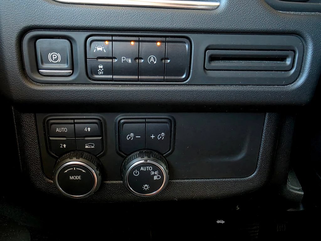 Used 2024 Chevrolet Suburban LT AWD/4WD image 22