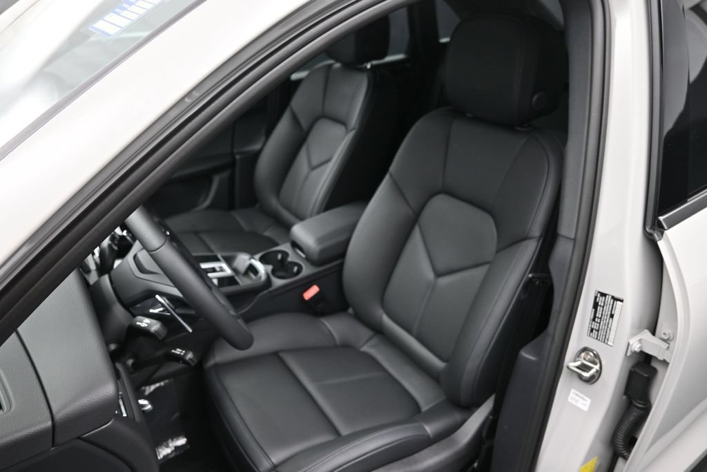 New 2026 Porsche Macan S AWD/4WD image 6