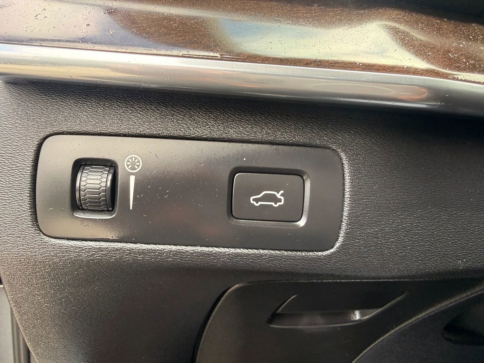 Used 2019 Volvo XC90 T5 Momentum AWD/4WD image 14