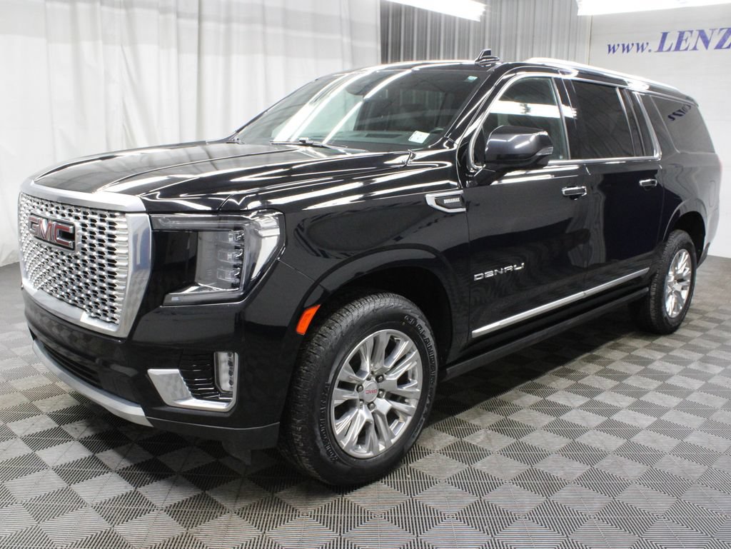 Used 2023 GMC Yukon XL Denali AWD/4WD image 9