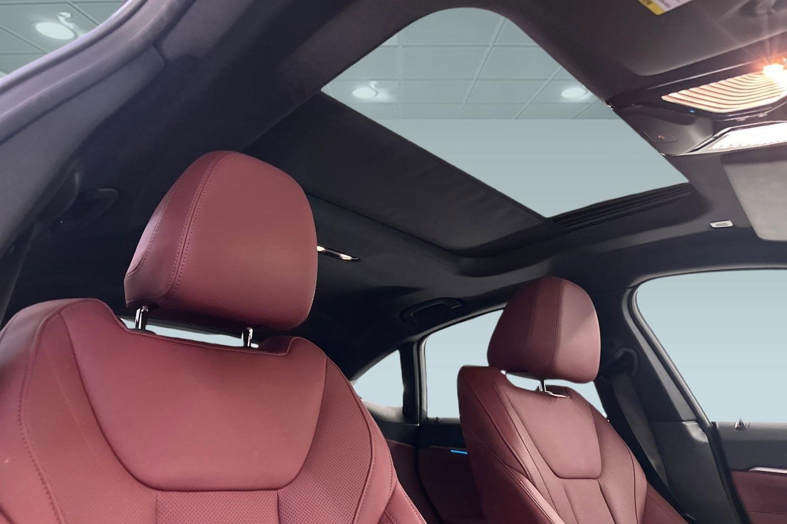 Used 2023 BMW i4 eDrive35 image 16