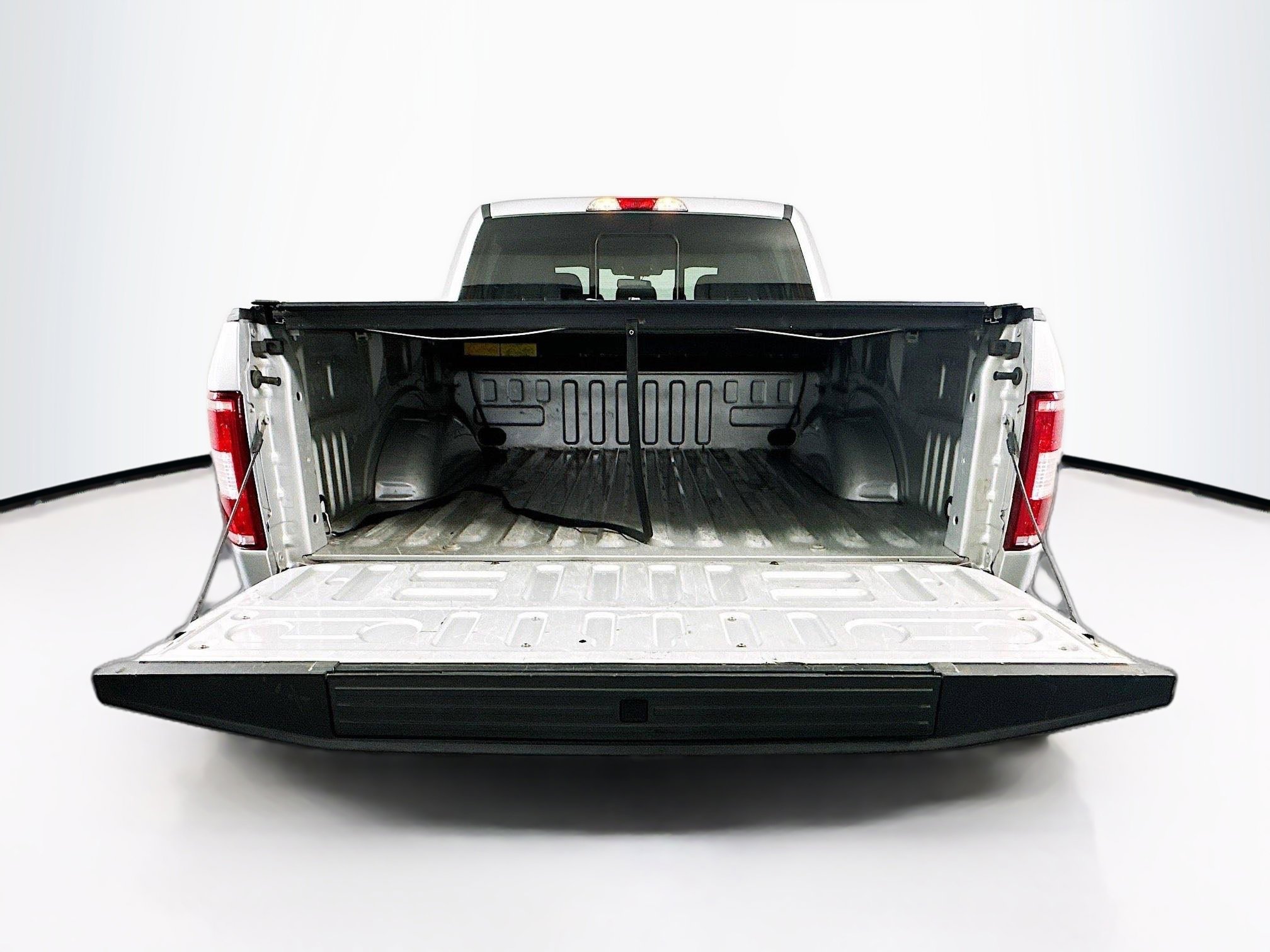 Used 2019 Ford F150 XLT w/ Equipment Group 302A Luxury AWD/4WD image 29