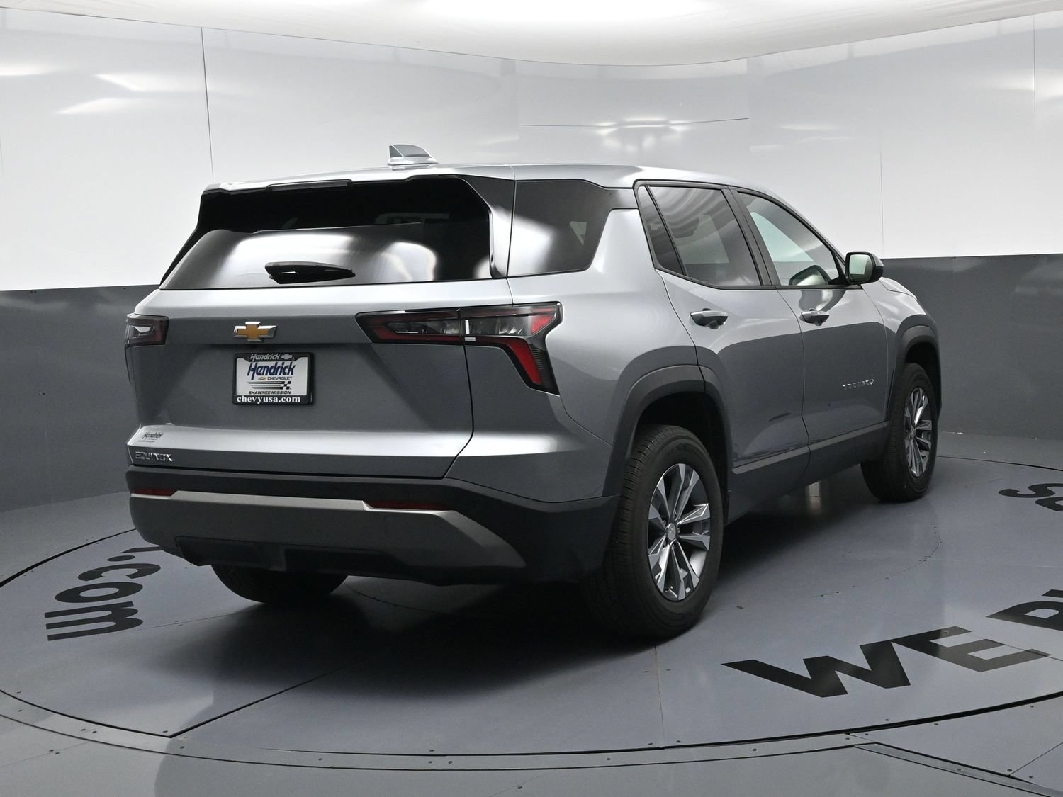 Used 2026 Chevrolet Equinox LT FWD image 9