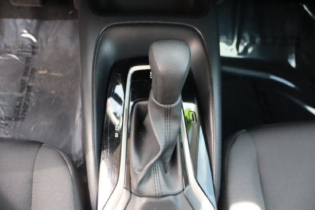 Used 2024 Toyota Corolla LE w/ LE Convenience Package FWD image 32