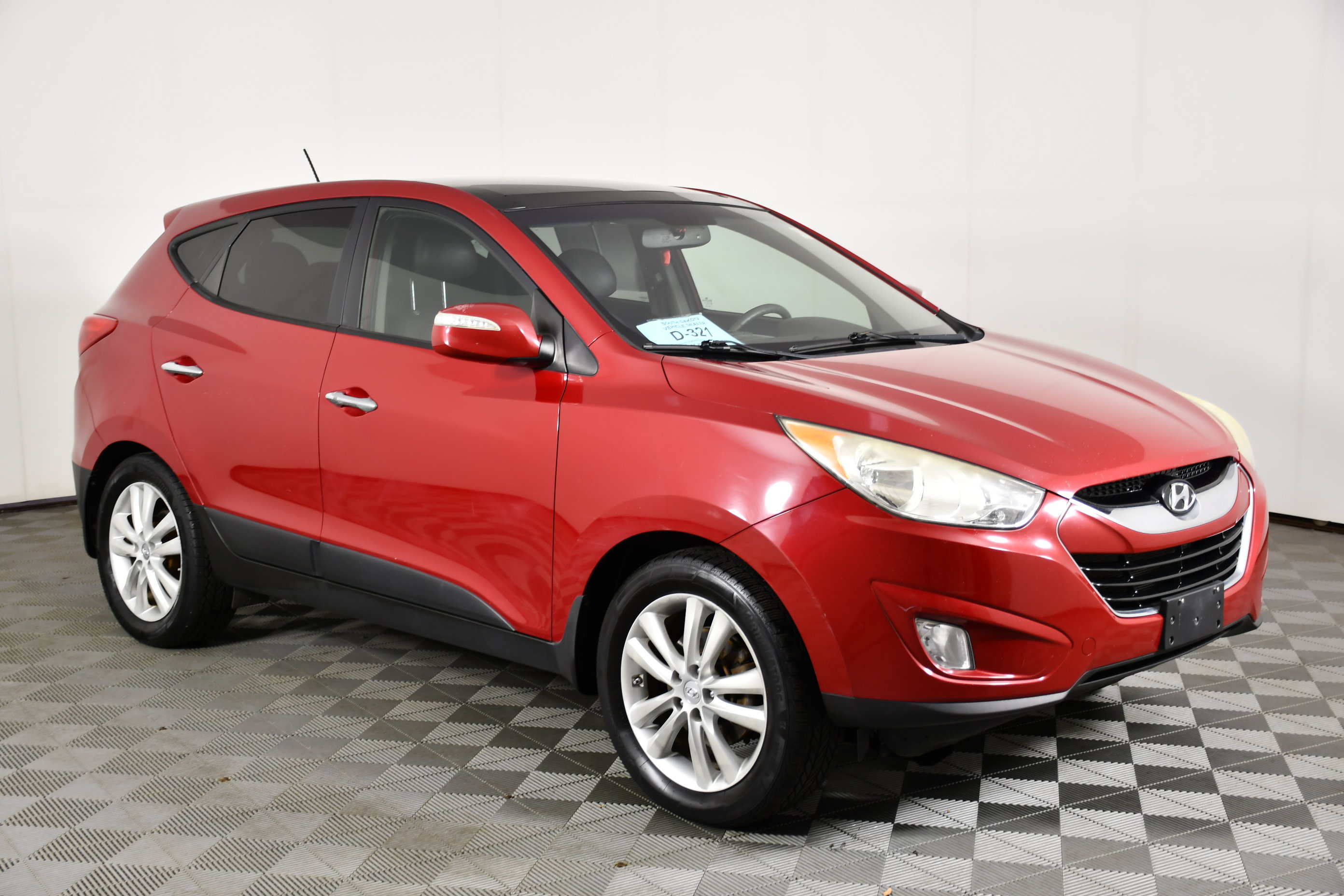 Used 2013 Hyundai Tucson Limited w/ Premium Pkg AWD/4WD image 4
