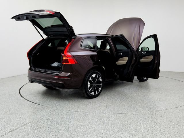 New 2026 Volvo XC60 B5 Plus w/ Climate Package AWD/4WD image 11