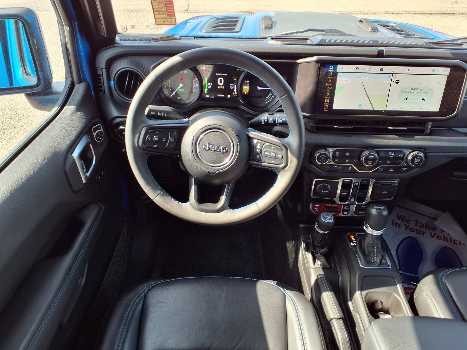 Used 2024 Jeep Wrangler Unlimited Rubicon 4xe w/ Capability Package AWD/4WD image 3