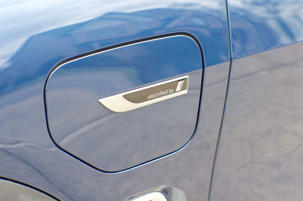 Used 2022 BMW X5 xDrive45e image 12