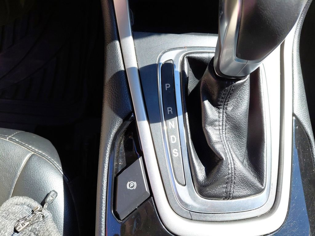 Used 2015 Ford Edge SEL w/ Equipment Group 201A image 33