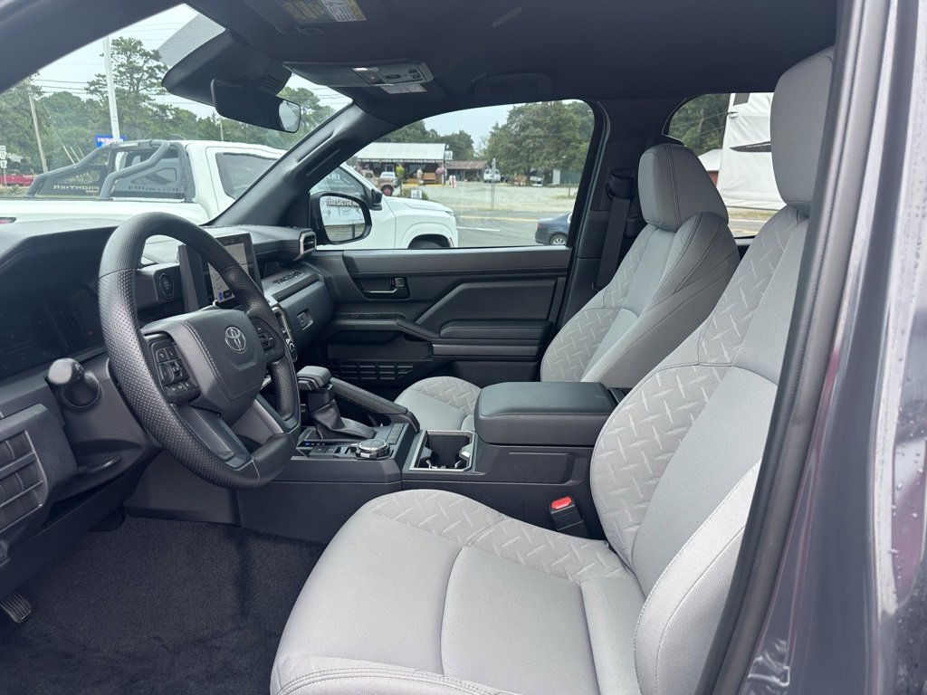 Used 2025 Toyota Tacoma SR5 image 3