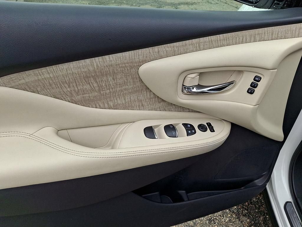 Used 2020 Nissan Murano SL w/ Moonroof Package AWD/4WD image 15