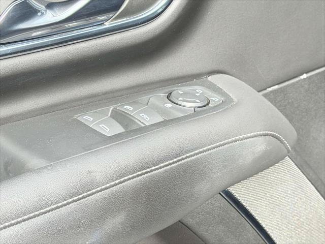 Used 2023 GMC Yukon XL SLE AWD/4WD image 19
