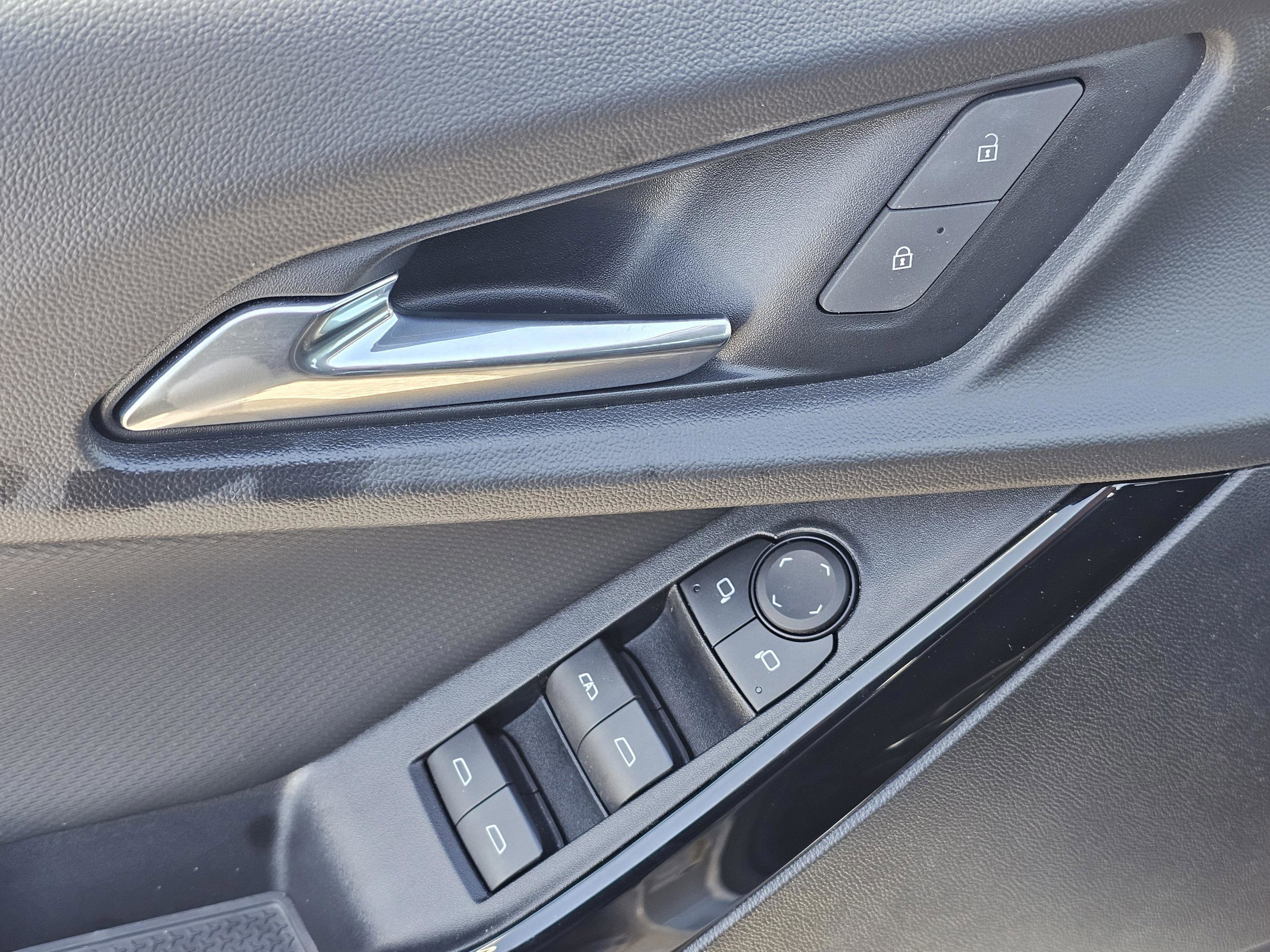 Used 2025 Chevrolet Equinox LT image 15