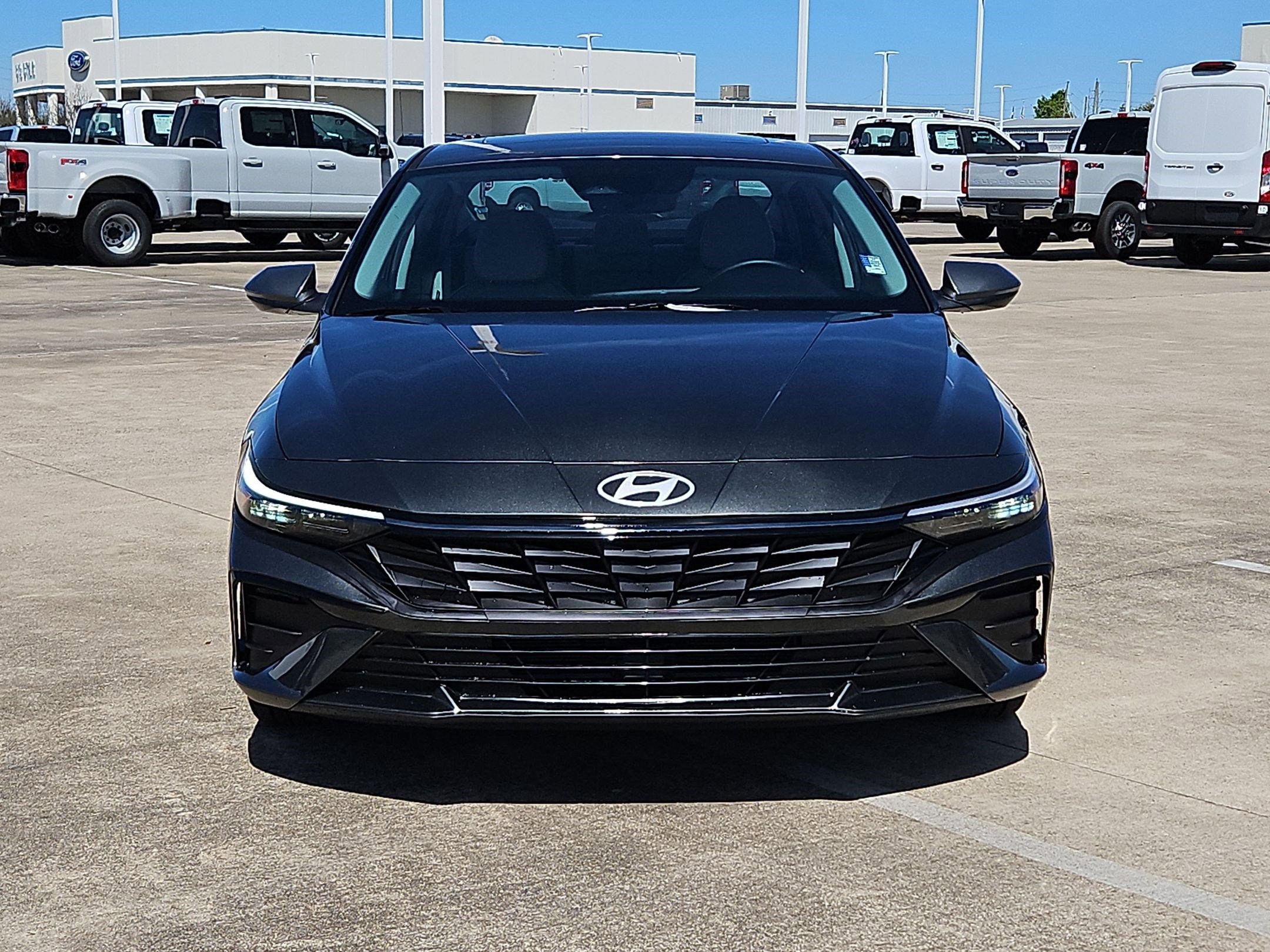 Used 2025 Hyundai Elantra Limited image 9
