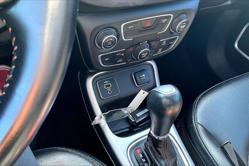 Used 2020 Jeep Compass Latitude FWD image 16