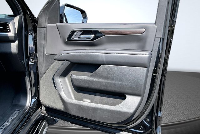 Used 2025 Chevrolet Tahoe LT AWD/4WD image 28
