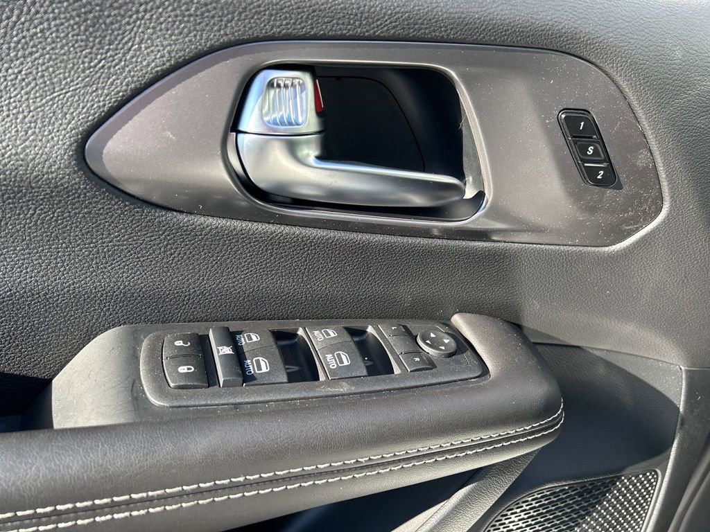 New 2026 Chrysler Pacifica Select AWD/4WD image 9