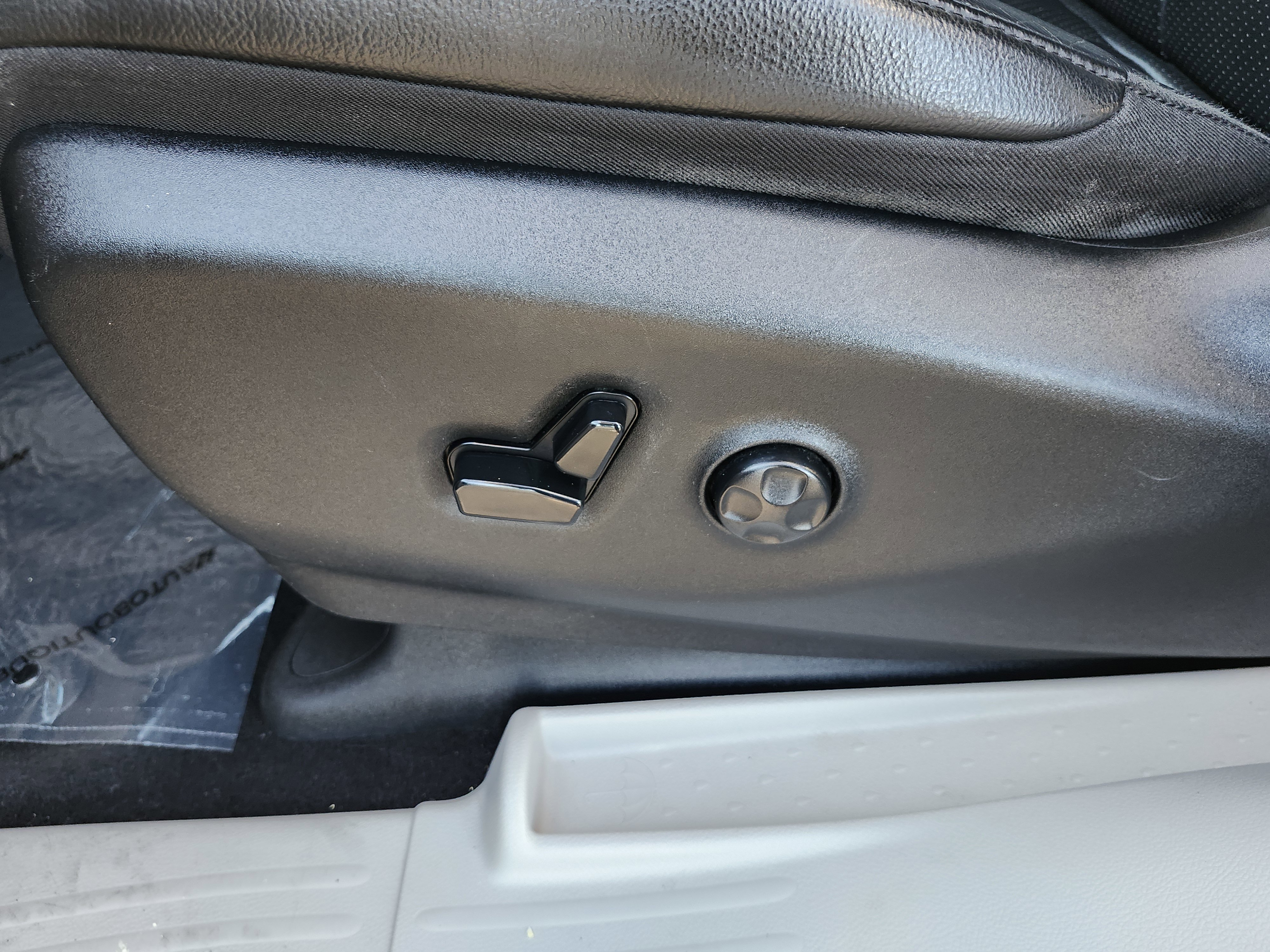 Used 2019 Chrysler Pacifica Touring-L FWD image 24