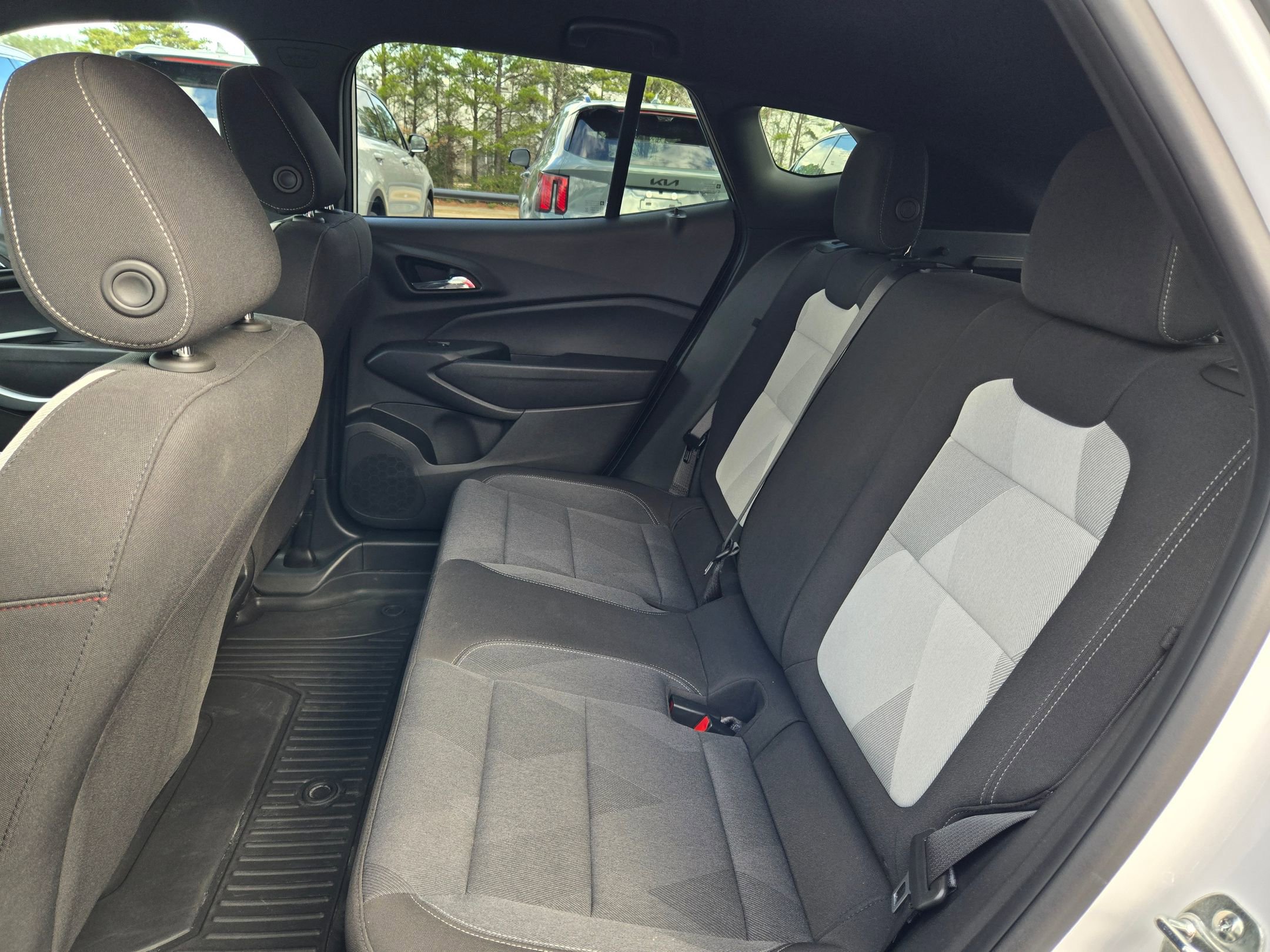 Used 2024 Chevrolet Trax RS image 33