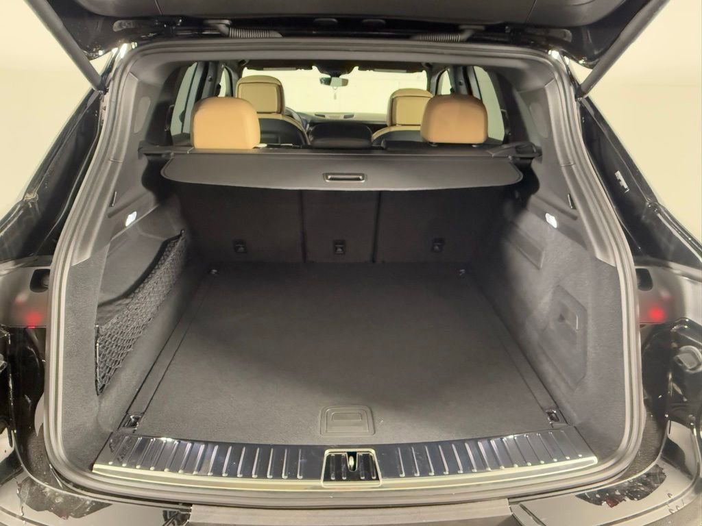 New 2026 Porsche Cayenne image 17
