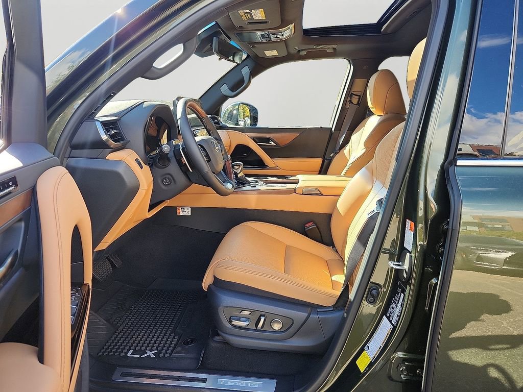 New 2025 Lexus LX 600 4WD w/ Luxury Package image 7