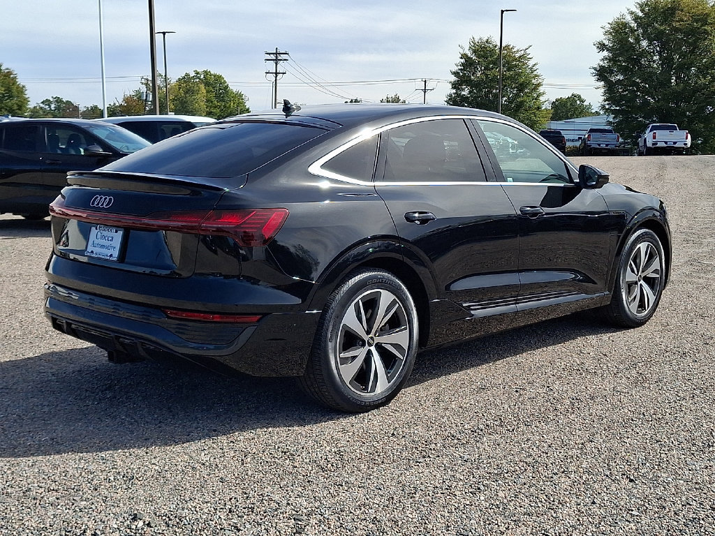 Used 2024 Audi Q8 e-tron Premium Plus AWD/4WD image 9