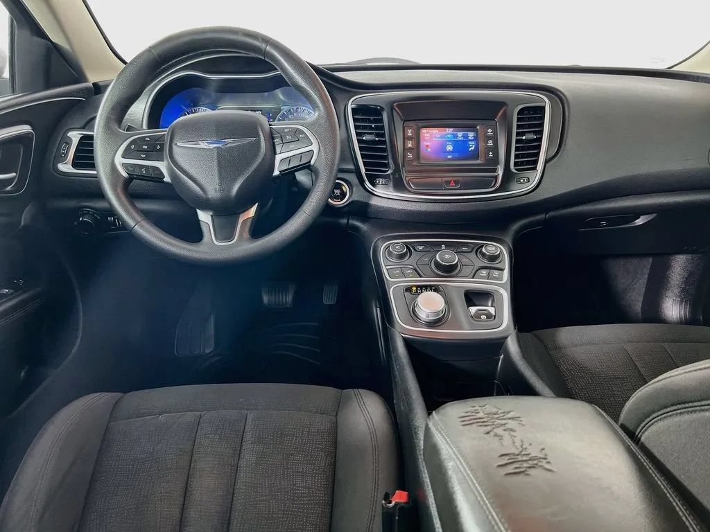 Used 2016 Chrysler 200 Limited FWD image 22