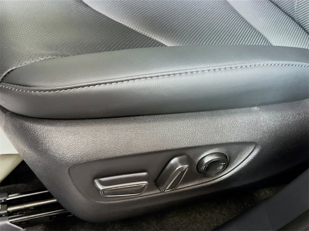 New 2026 Toyota Highlander Limited image 16