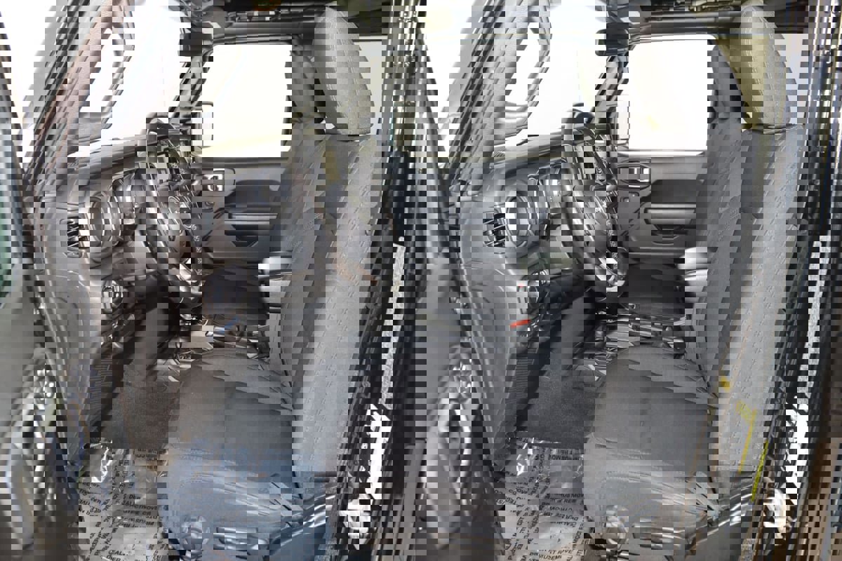 Used 2023 Jeep Wrangler Unlimited w/ Cold Weather Group image 11