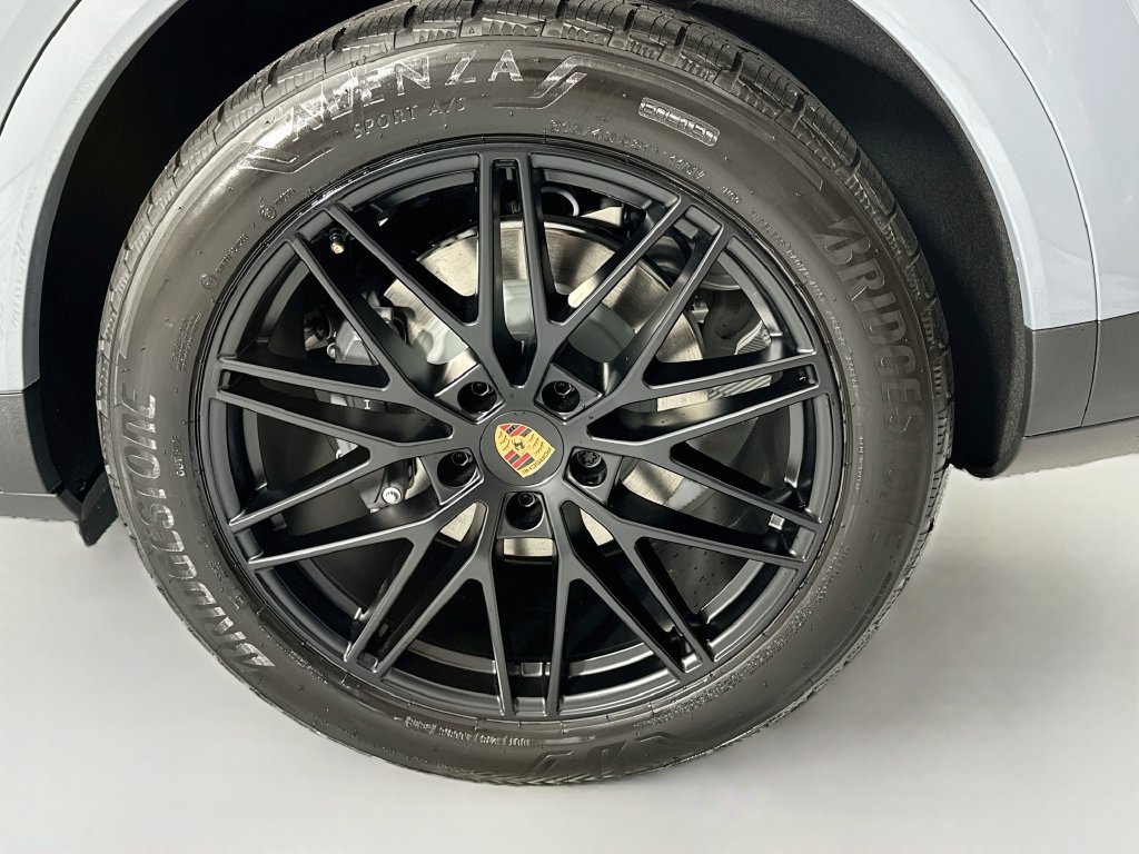 New 2026 Porsche Cayenne AWD/4WD image 33