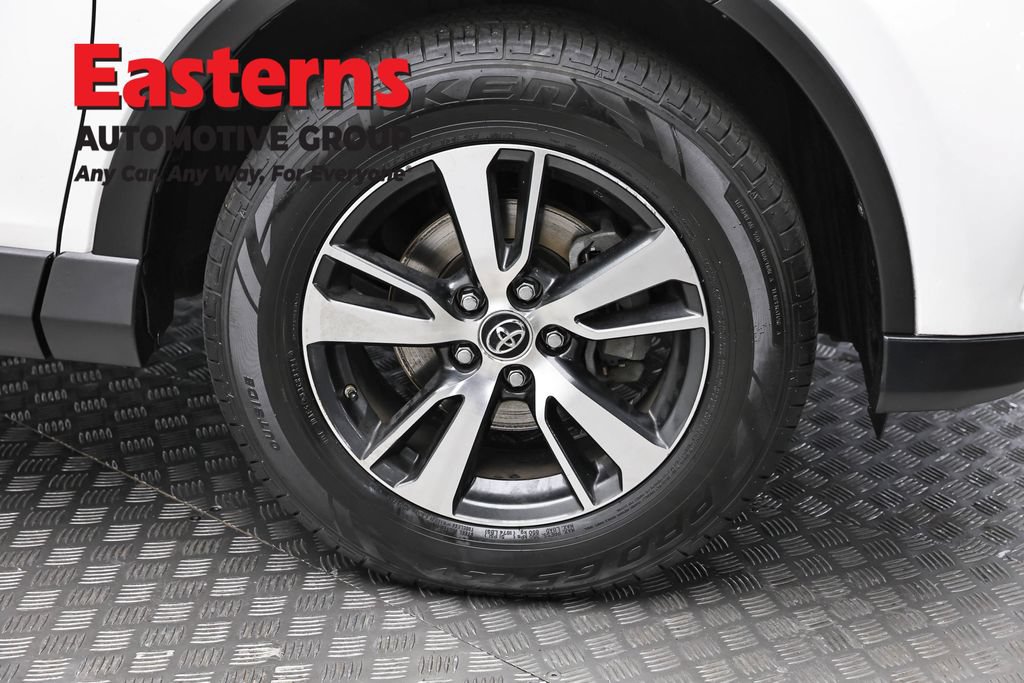 Used 2018 Toyota RAV4 XLE AWD/4WD image 33