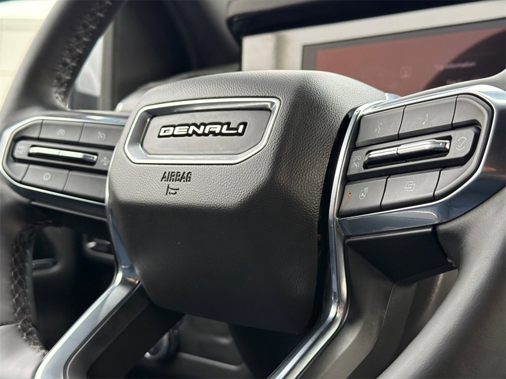 Used 2025 GMC Yukon Denali w/ Denali Reserve Package image 29