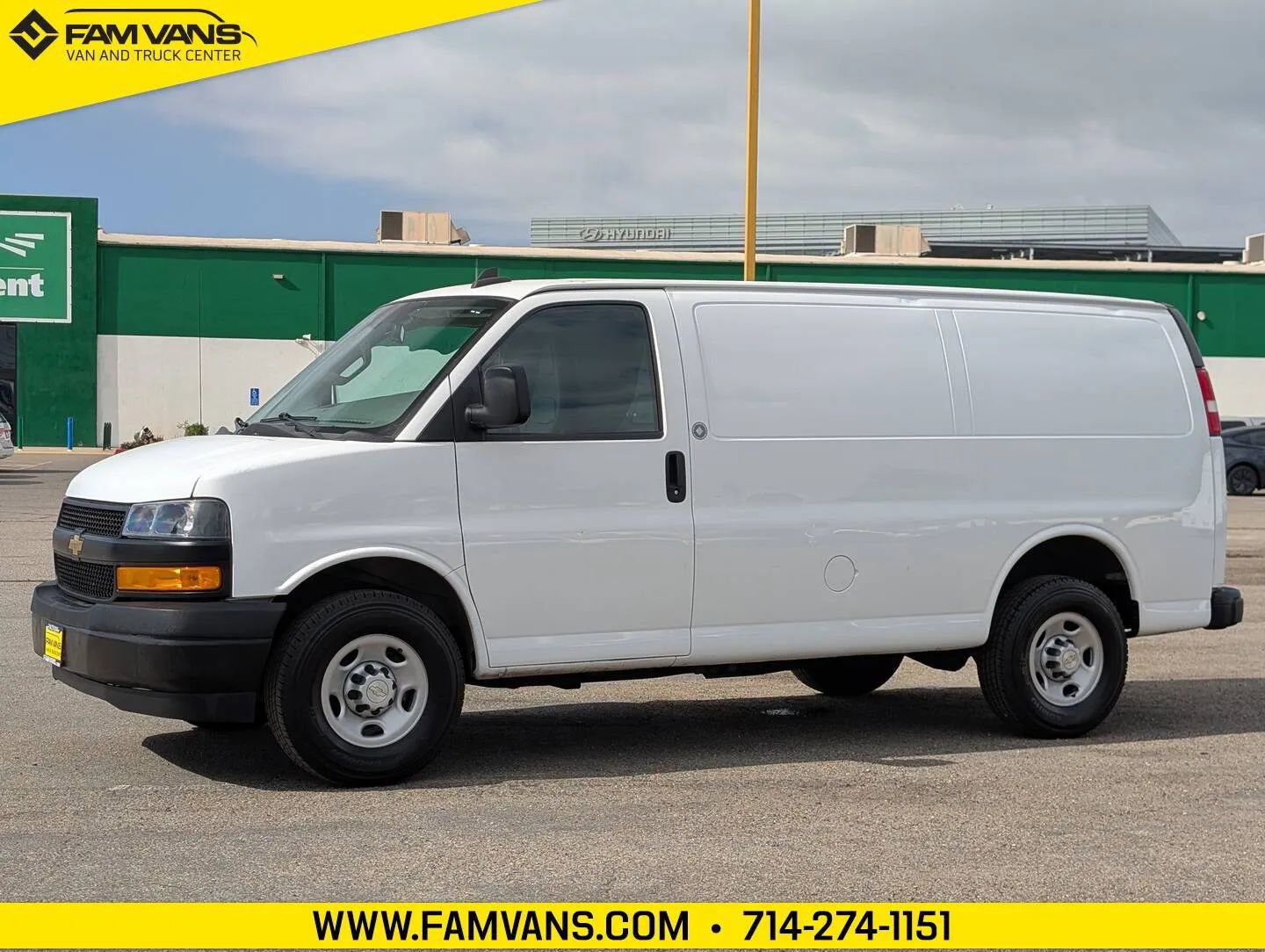 Used 2023 Chevrolet Express 2500 w/ Driver Convenience Package RWD image 3