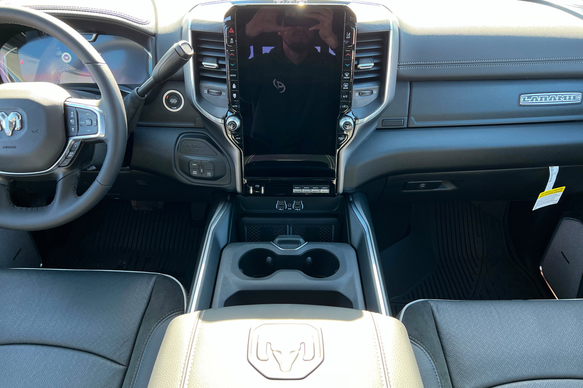 New 2026 RAM 3500 Laramie AWD/4WD image 13