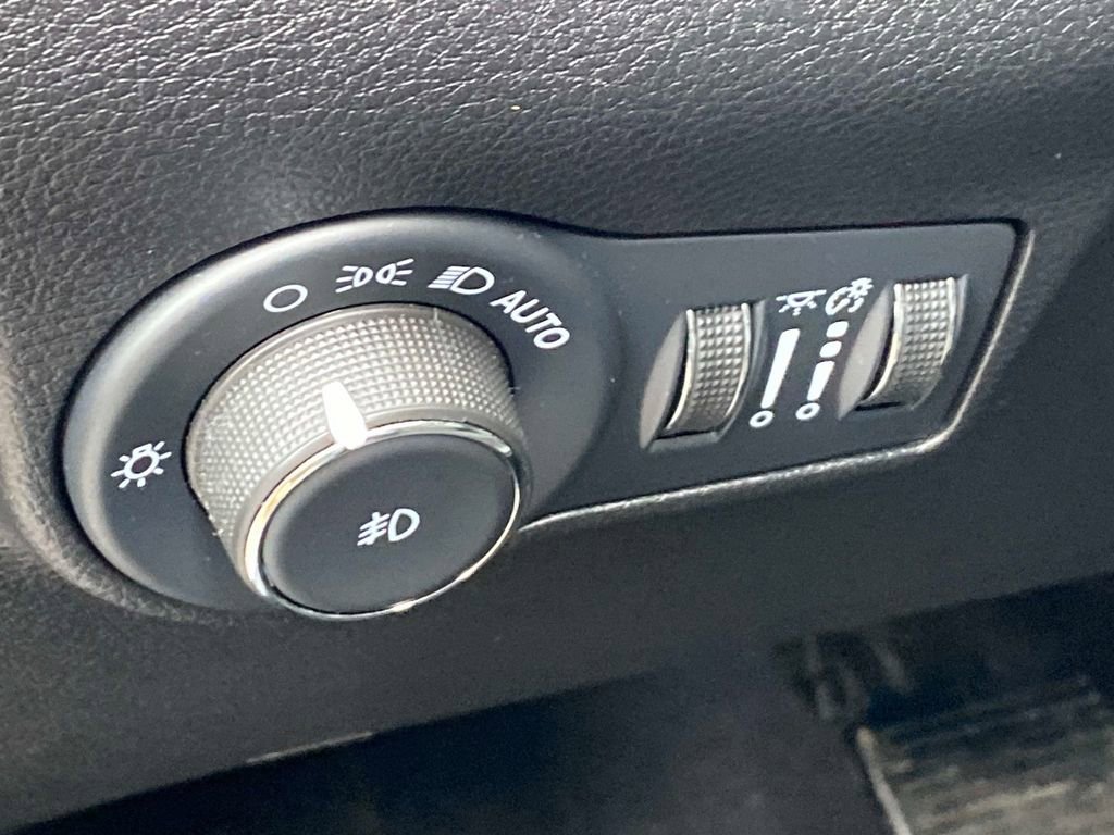 Certified 2022 Jeep Compass Latitude AWD/4WD image 32