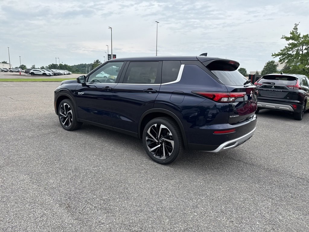 New 2025 Mitsubishi Outlander SE image 10