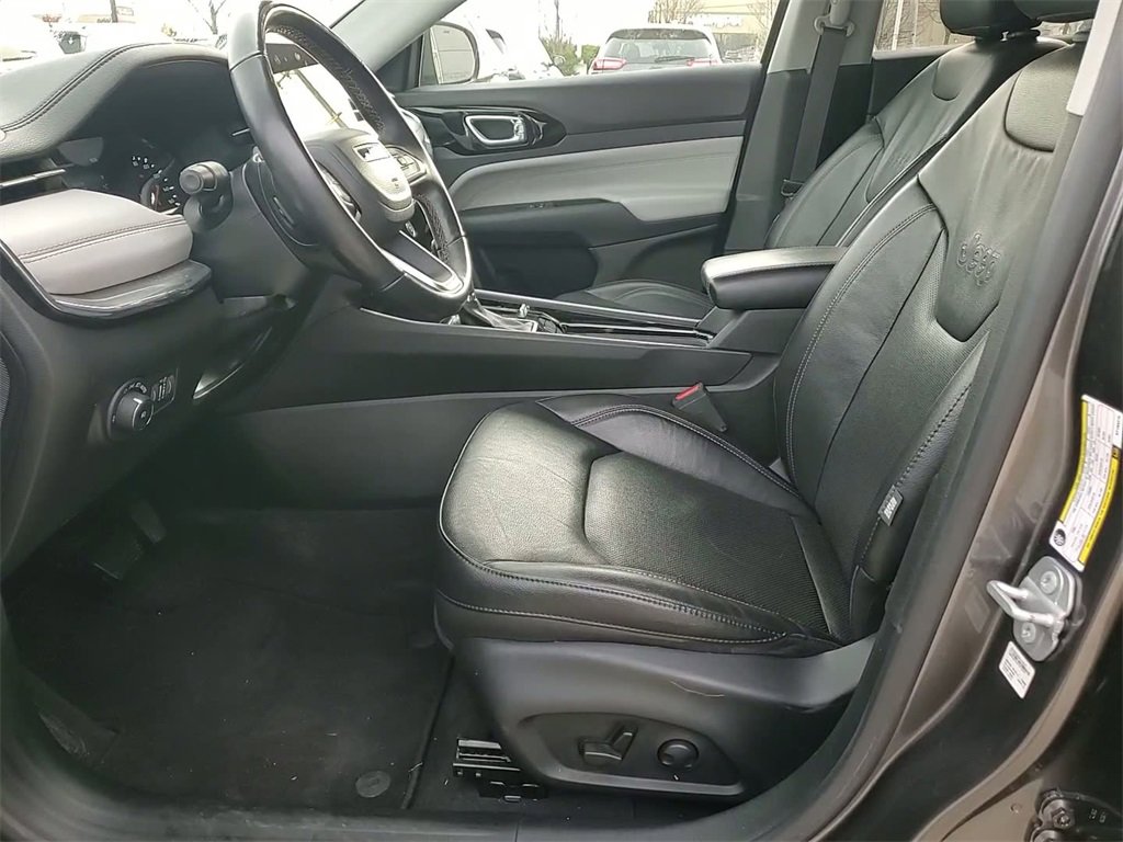 Used 2022 Jeep Compass Limited image 11