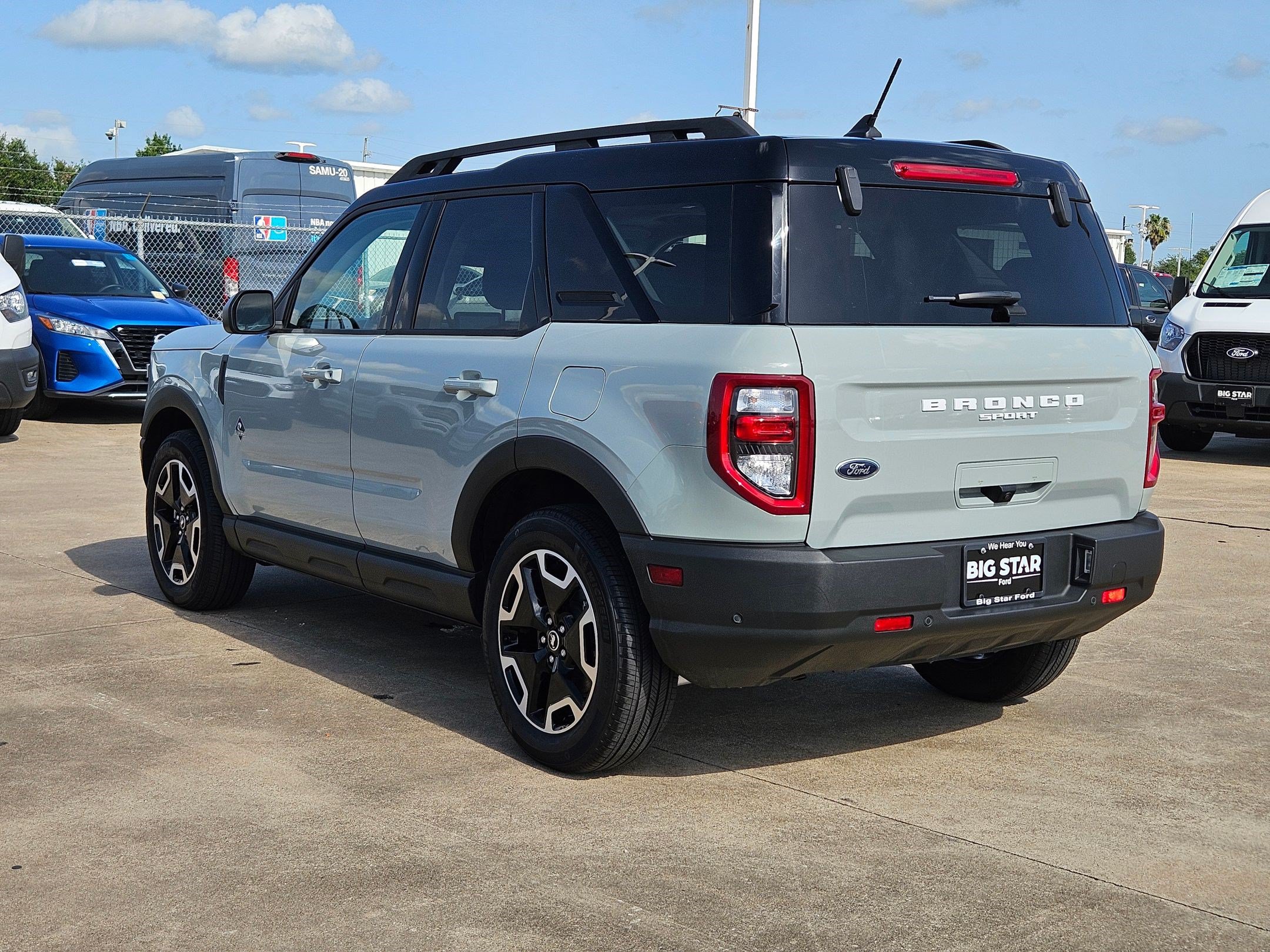 Used 2023 Ford Bronco Sport Outer Banks w/ Tech Package AWD/4WD image 7