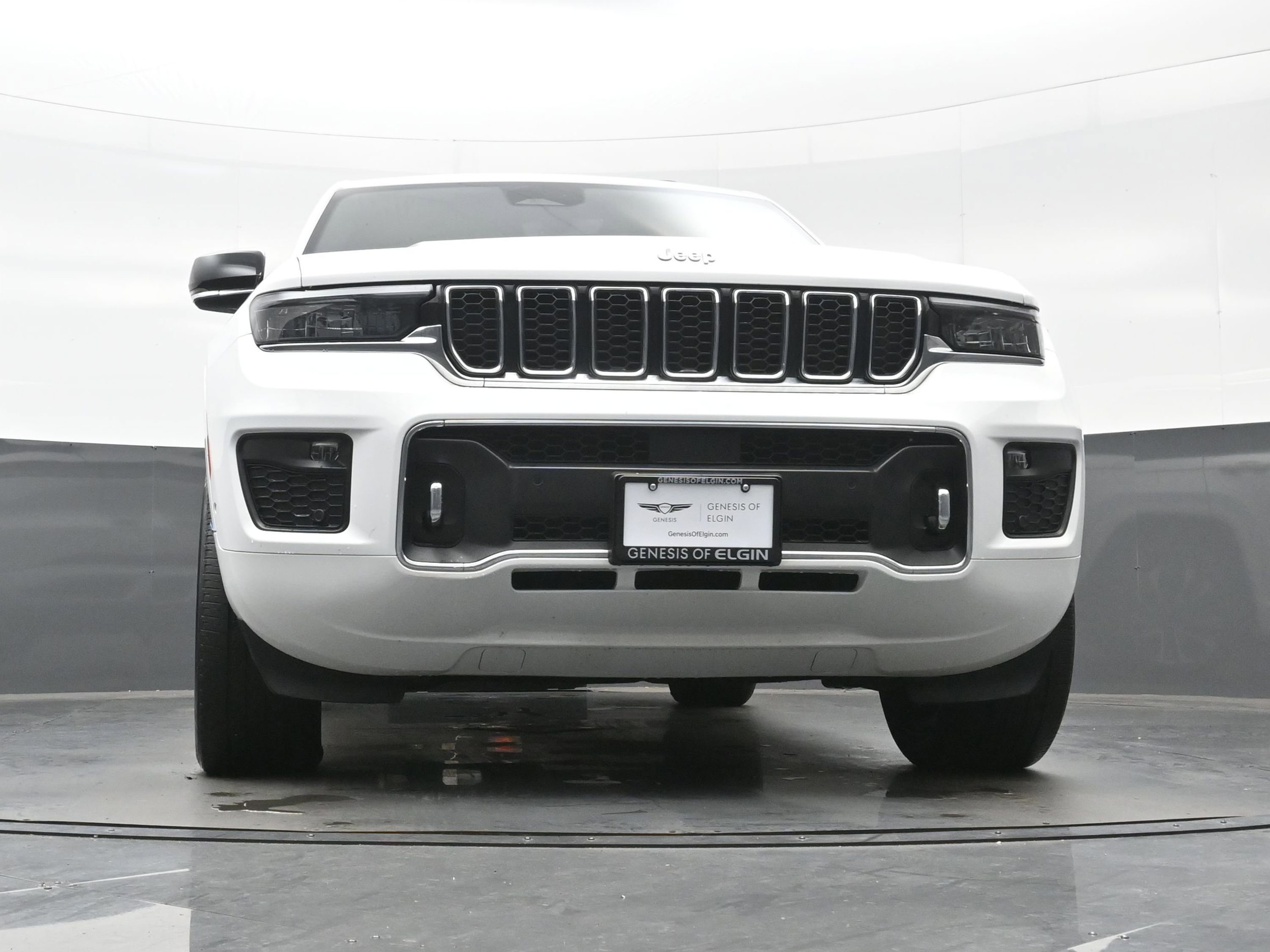 Used 2023 Jeep Grand Cherokee Overland AWD/4WD image 36